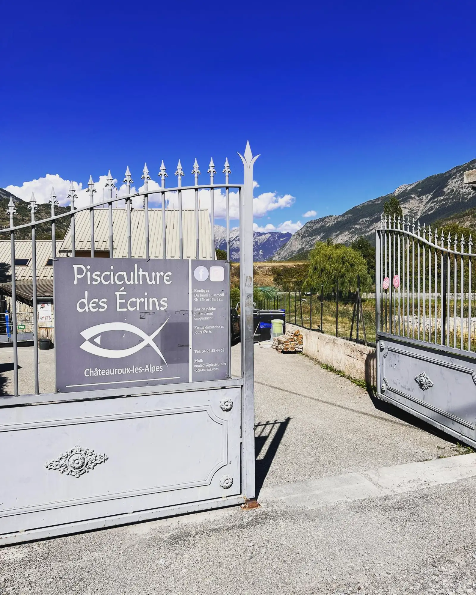 Pisciculture des écrins - Châteauroux les alpesans leurs bassins.